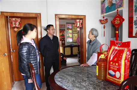 公司進(jìn)社區(qū)開(kāi)展“四聯(lián)雙報(bào)到”家庭幫扶慰問(wèn)活動(dòng)