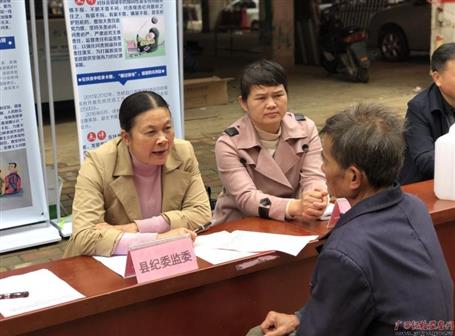 每一本卷宗都是漂亮答案——記廣西勤廉榜樣、梧州市紀委監(jiān)委第五監(jiān)督檢查室主任李世群