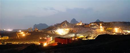 連續(xù)作戰(zhàn)搶進度 全力施工掀熱潮