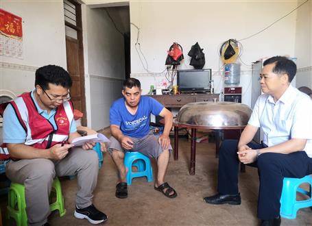 公司領(lǐng)導赴靖西市定點幫扶村開展大回訪及工作調(diào)研活動